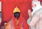 मोदी ने सोने का मुकुट चढ़ाया, चोर ले गए ढाका।