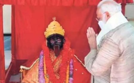 मोदी ने सोने का मुकुट चढ़ाया, चोर ले गए ढाका।