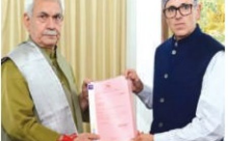 जम्मू-कश्मीर से हटा राष्ट्रपति शासन