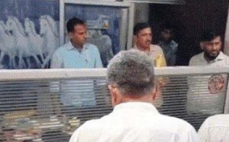 पैसे दे दो, कोई भी डिग्री ले लो