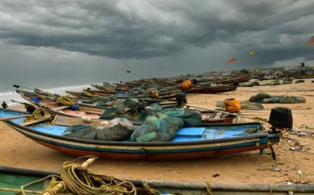 चक्रवात 'दाना' के मद्देनजर वायु सेना हाई अलर्ट पर, 150 से अधिक ट्रेनें रद्द