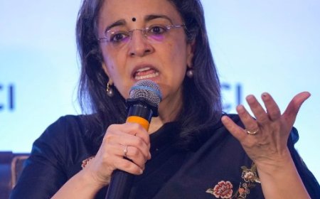 सेबी चेयरपर्सन के खिलाफ कोई जांच नहीं हुई क्लीन चिट मिलने की बात गलत : वित्त मंत्रालय