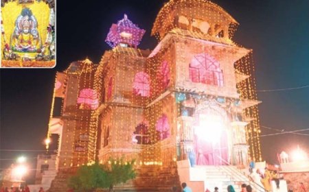 बैकुंठी चर्तुदशी पर भगवान केशव का किया विशेष श्रंगार