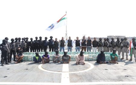 नौसेना ने पोरबंदर में पकड़ा 700 किलो ड्रग्स, आठ ईरानी तस्कर गिरफ्तार