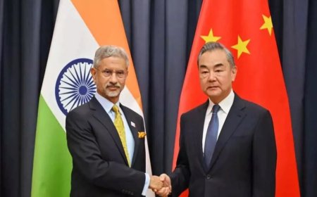 भारत-चीन के विदेश मंत्री मिले