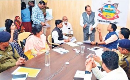 संवेदनशीलता से सुनी परिवादियों की समस्याएं, मौके पर निस्तारण जिला स्तरीय जनसुनवाई