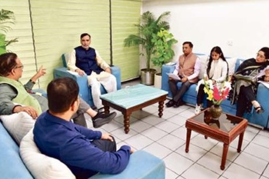 दिल्ली की हवा में मामूली सुधार, एक्यूआई 422 दर्ज, प्रदूषण के मद्देनजर दिल्ली सरकार का बड़ा कदम