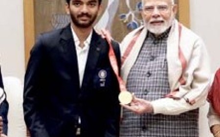 विश्व शतरंज चैंपियन डी गुकेश प्रधानमंत्री से मुलाकात की