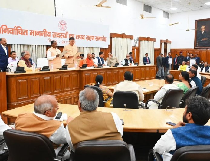उपचुनाव में जीते सात विधायकों ने ली शपथ