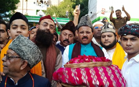 रक्षामंत्री राजनाथ सिंह की ओर से अजमेर में ख्वाजा गरीब नवाज की दरगाह पर चादर पेश