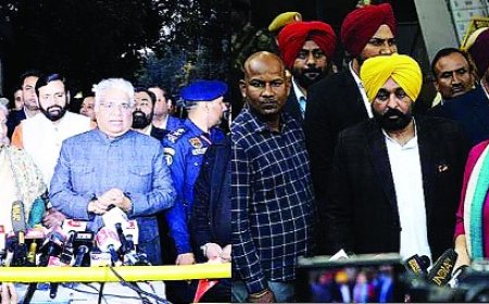 यमुना पर सियासत तेज, आप और भाजपा पहुंचीं चुनाव आयोग