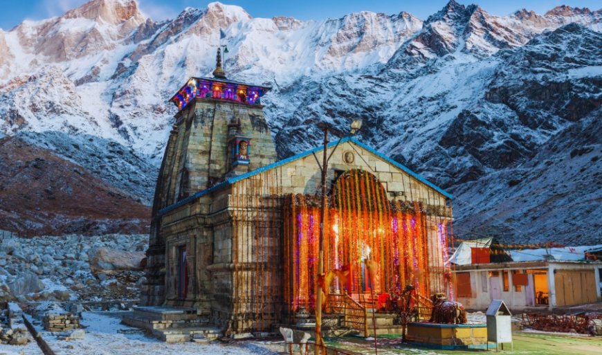 उत्तराखंड में खराब मौसम के चलते केदारनाथ यात्रा को 14 अगस्त तक अस्थायी रूप से स्थगित कर दिया गया है।