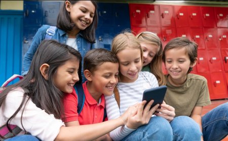 युवा-प्रचालित विरोध और सोशल मीडिया प्रतिबंध