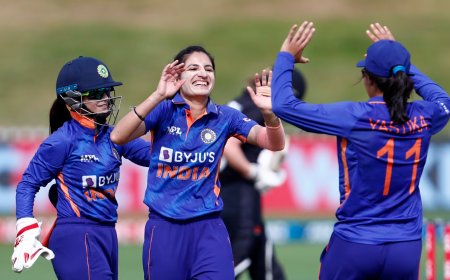 ICC महिला विश्व कप 2025: नवी मुंबई में भारत–ऑस्ट्रेलिया का हाई-वोल्टेज सेमीफाइनल, बारिश बनी बड़ी चुनौती