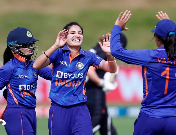 ICC महिला विश्व कप 2025: नवी मुंबई में भारत–ऑस्ट्रेलिया का हाई-वोल्टेज सेमीफाइनल, बारिश बनी बड़ी चुनौती