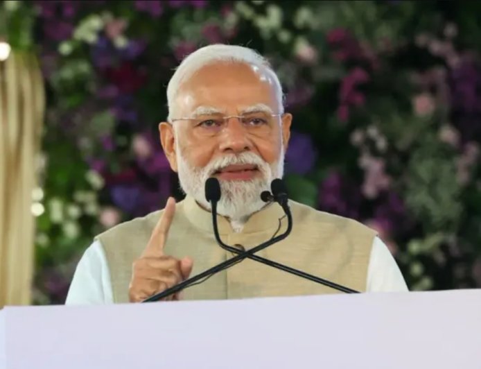 पीएम मोदी ने गुजरात में ₹9,700 करोड़ की विकास परियोजनाओं का उद्घाटन किया — आदिवासी क्षेत्रों के विकास पर बड़ा जोर