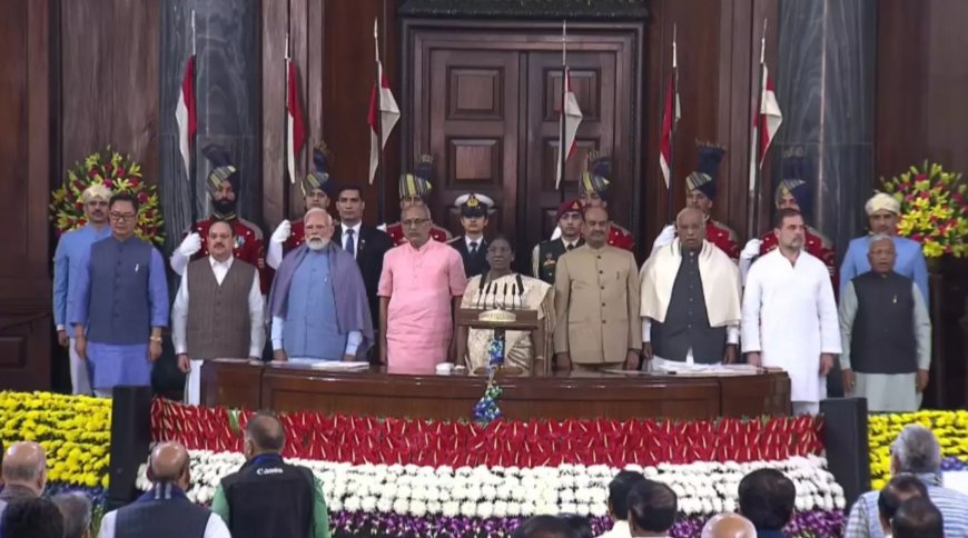 संविधान दिवस 2025: राष्ट्रपति ने जारी किए नौ भाषाओं में संविधान के डिजिटल अनुवाद, लोकतांत्रिक मूल्यों को दोहराया संकल्प