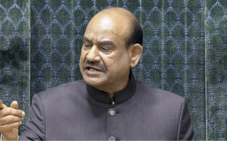 लोकसभा स्पीकर के खिलाफ अविश्वास प्रस्ताव: संसद में बढ़ा राजनीतिक तापमान