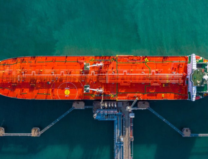 युद्ध के कारण वैश्विक तेल कीमतों में उतार-चढ़ाव