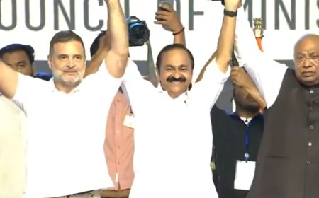 केरल में नई सरकार का शपथ ग्रहण समारोह, वीडी सतीशन ने संभाली मुख्यमंत्री पद की जिम्मेदारी