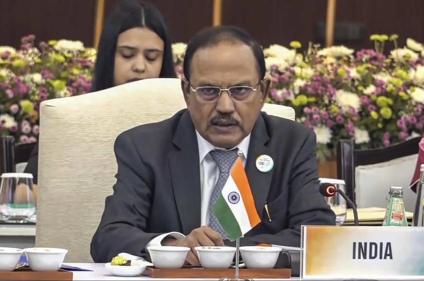 होर्मुज जलडमरूमध्य में भारतीय जहाजों पर हमलों के बाद अजित डोभाल की ईरान के सुरक्षा प्रमुख से बातचीत